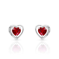 Boucles d'Oreilles en Or Blanc 375/1000 Rubis taille coeur face