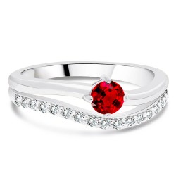 Bague en Argent 925 Rhodié sertie Rubis taille ronde couchée